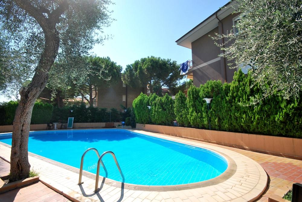 Residence Orchidea Diano Marina Bagian luar foto